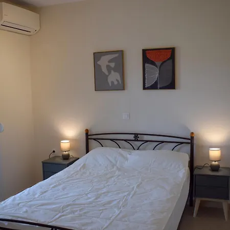 Julia ניקיטי